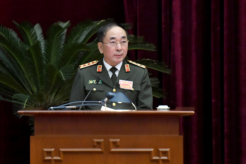 Thượng tướng Trần Quốc Tỏ, Ủy viên Trung ương Đảng, Thứ trưởng Công an tham luận tại hội nghị.