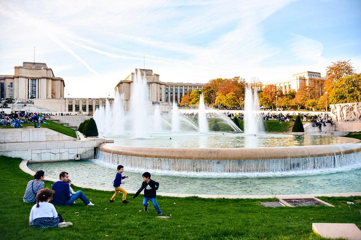 Mùa thu đã về cũng là lúc những bộn bề của công việc sẽ được tạm gác sang một bên, để dành cho những khoảnh khắc thảnh thơi đáng nhớ của gia đình. (Ảnh: MINH DUY)