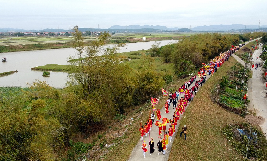 [Ảnh] Đặc sắc nghi lễ rước nước trong Lễ hội đền thờ Đức Vua Trần Minh Tông ảnh 15