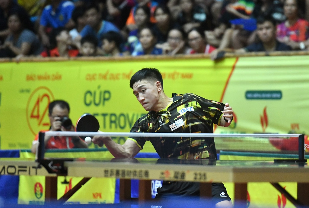 Tay vợt Nguyễn Anh Tú (Hà Nội 1) cùng đồng đội thắng thuyết phục Công an nhân dân - T&T 1. Tay vợt Nguyễn Anh Tú (Hà Nội 1) cùng đồng đội thắng thuyết phục Công an nhân dân - T&T 1.