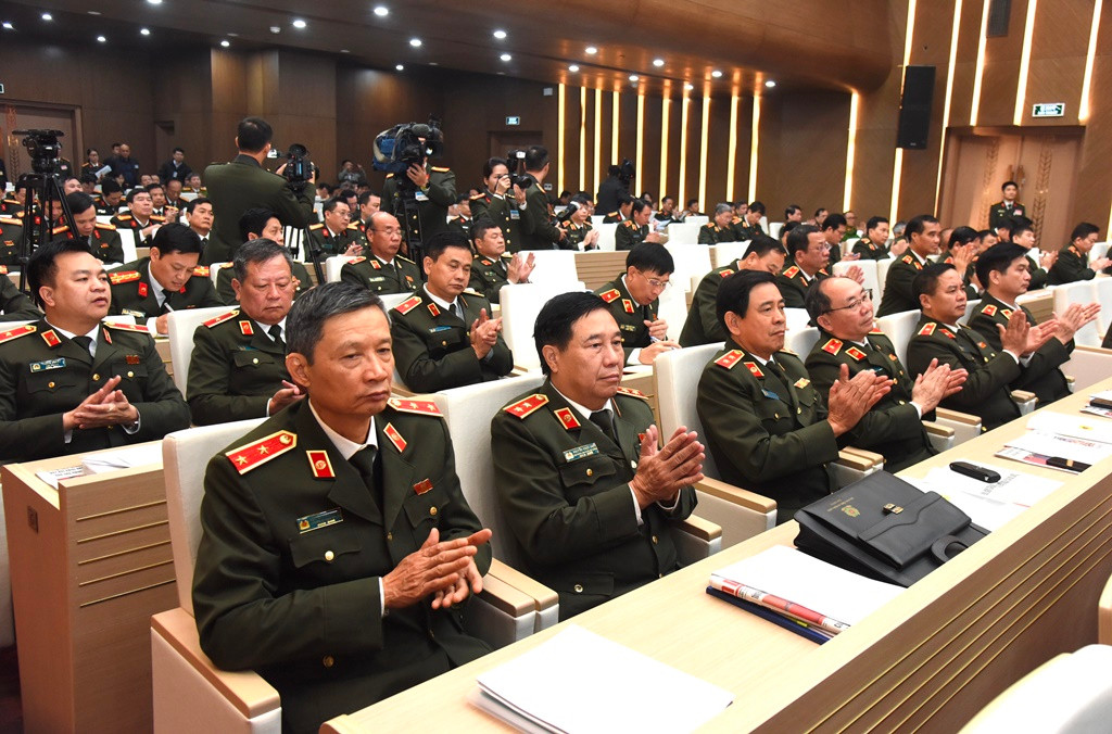 Các đại biểu tham dự hội nghị.