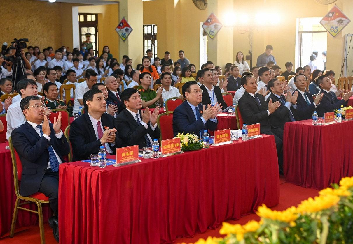 [Ảnh] Chủ tịch Quốc hội dự khai giảng năm học mới tại Trường Hữu nghị T78 ảnh 5