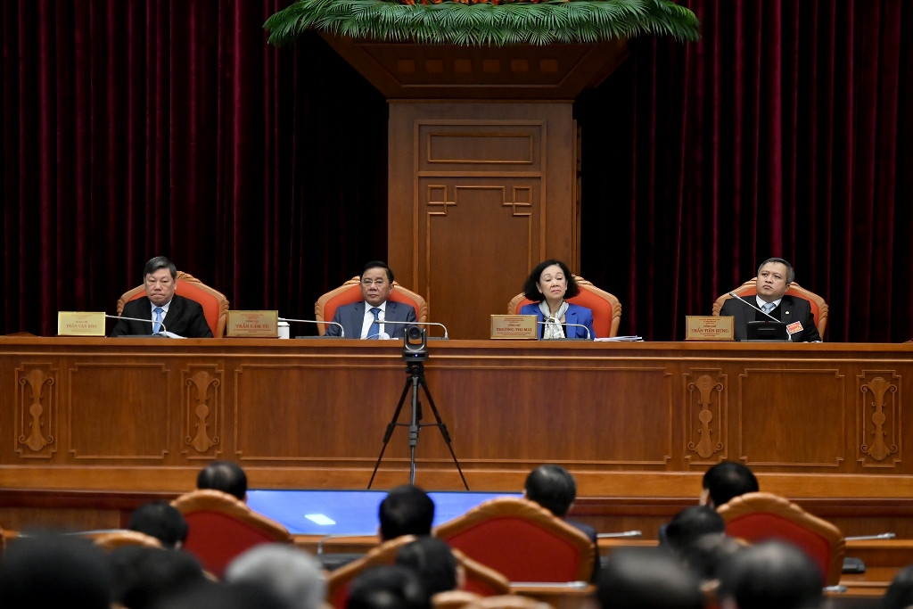 Các đồng chí chủ trì hội nghị.