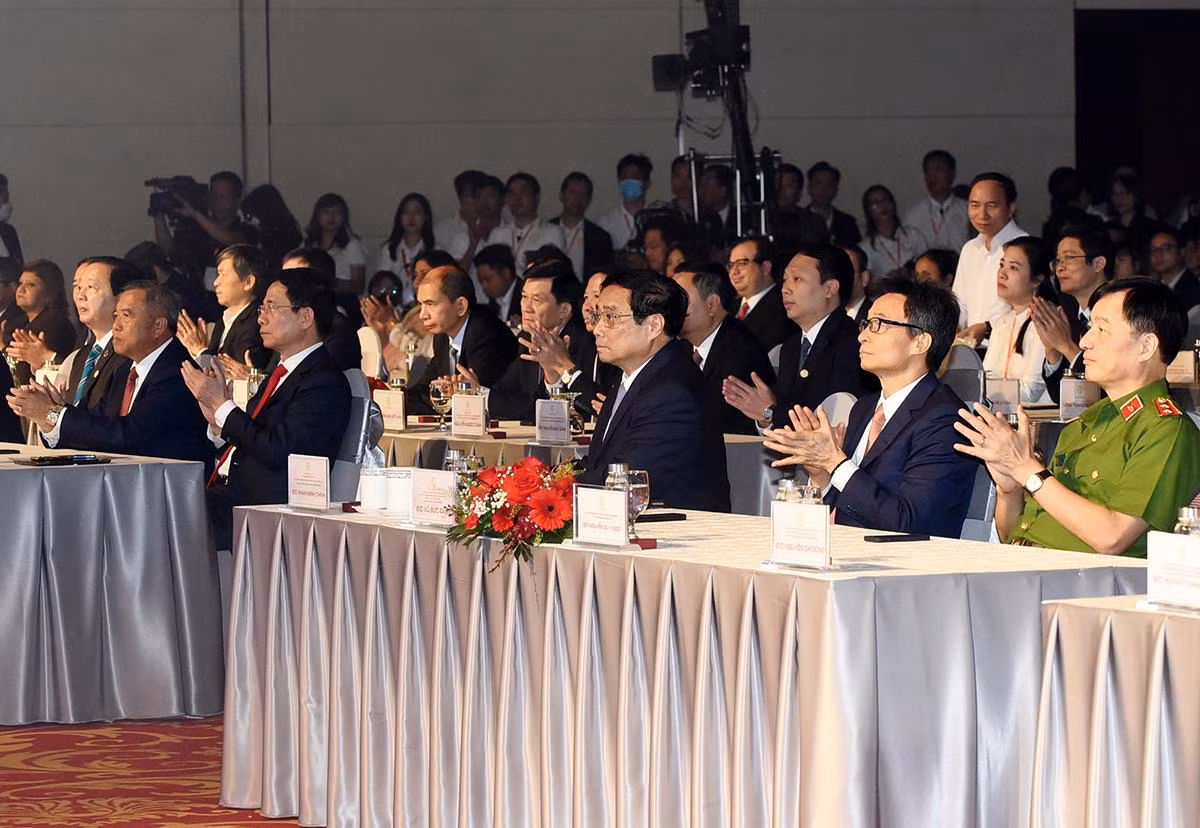 Thủ tướng Phạm Minh Chính và các đại biểu dự Ngày Chuyển đổi số Quốc gia.