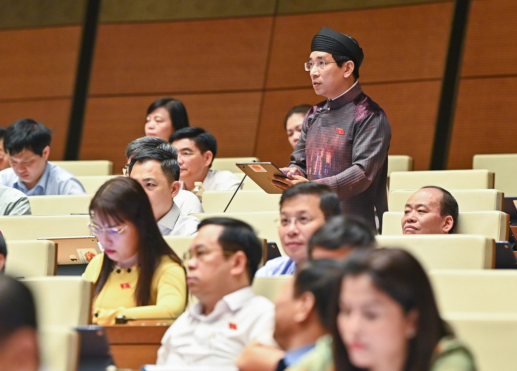 [Ảnh] Nhiều ý kiến đóng góp thiết thực, trách nhiệm về kế hoạch phát triển kinh tế-xã hội và ngân sách nhà nước ảnh 5