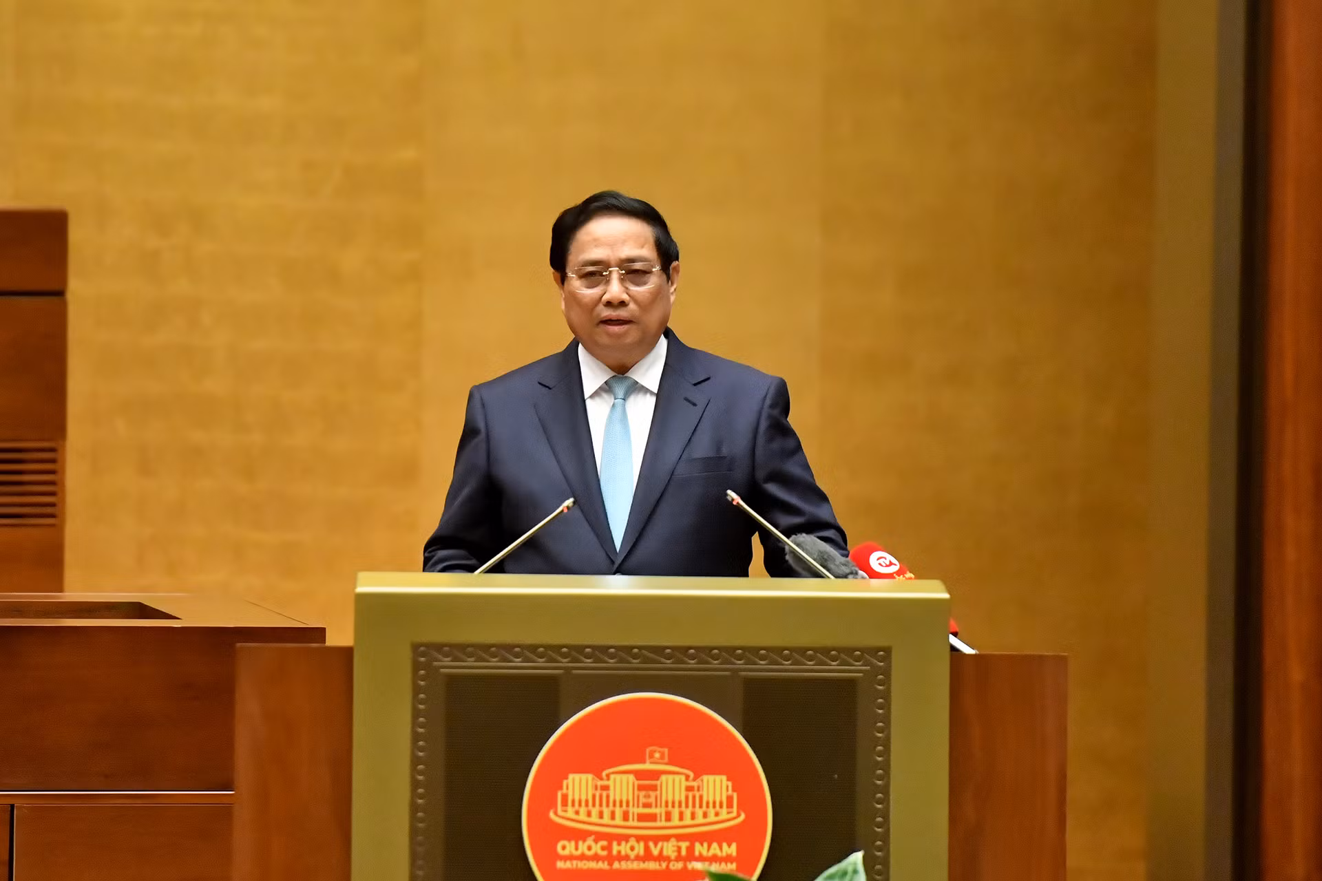 Đồng chí Phạm Minh Chính, Ủy viên Bộ Chính trị, Thủ tướng Chính phủ truyền đạt chuyên đề “Báo cáo kinh tế-xã hội năm 2024, giải pháp tăng tốc phát triển kinh tế-xã hội năm 2025”.