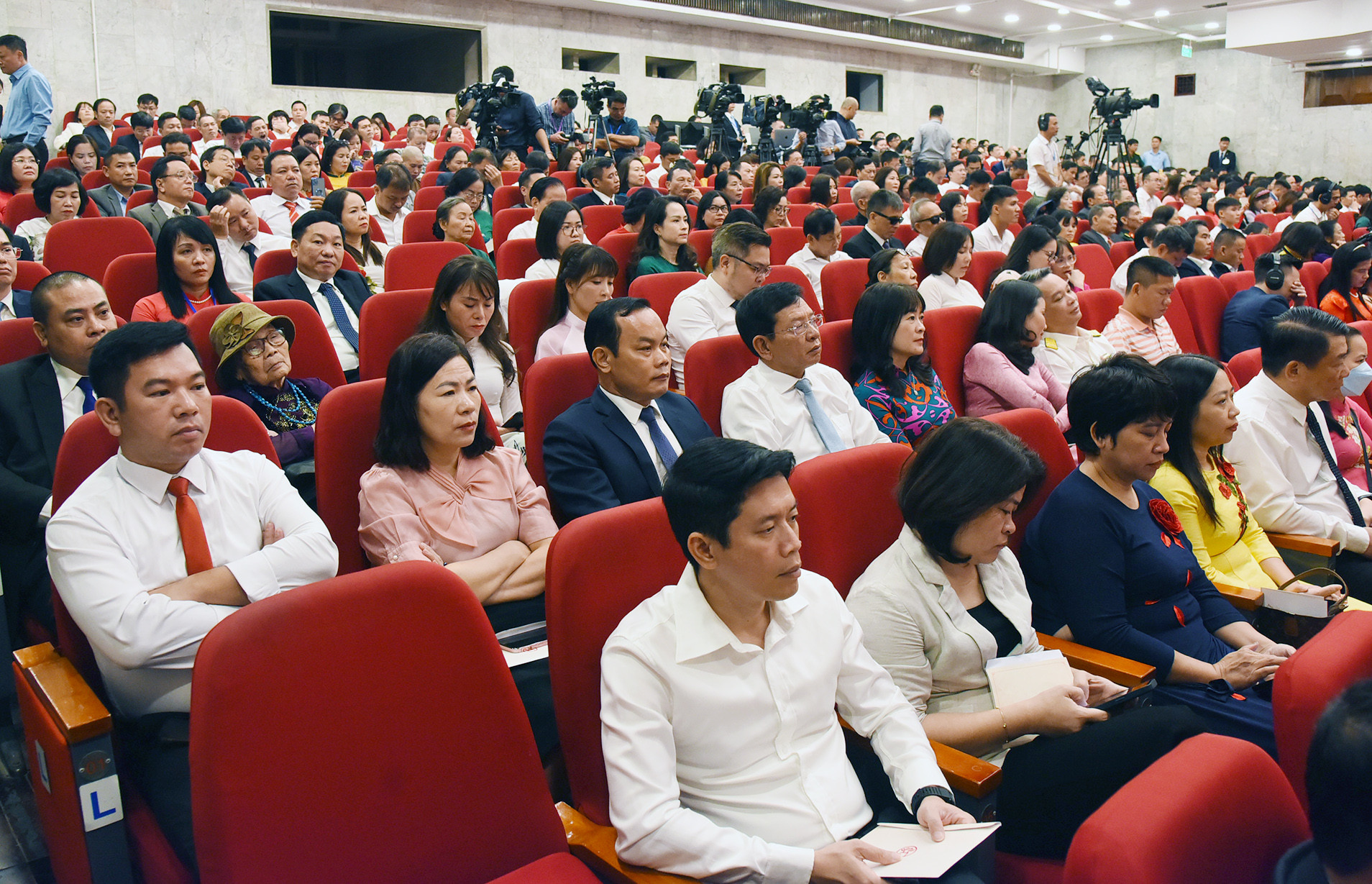 [Ảnh] Thủ tướng Phạm Minh Chính dự hội nghị vinh danh “Công dân Thủ đô ưu tú” năm 2023 ảnh 8