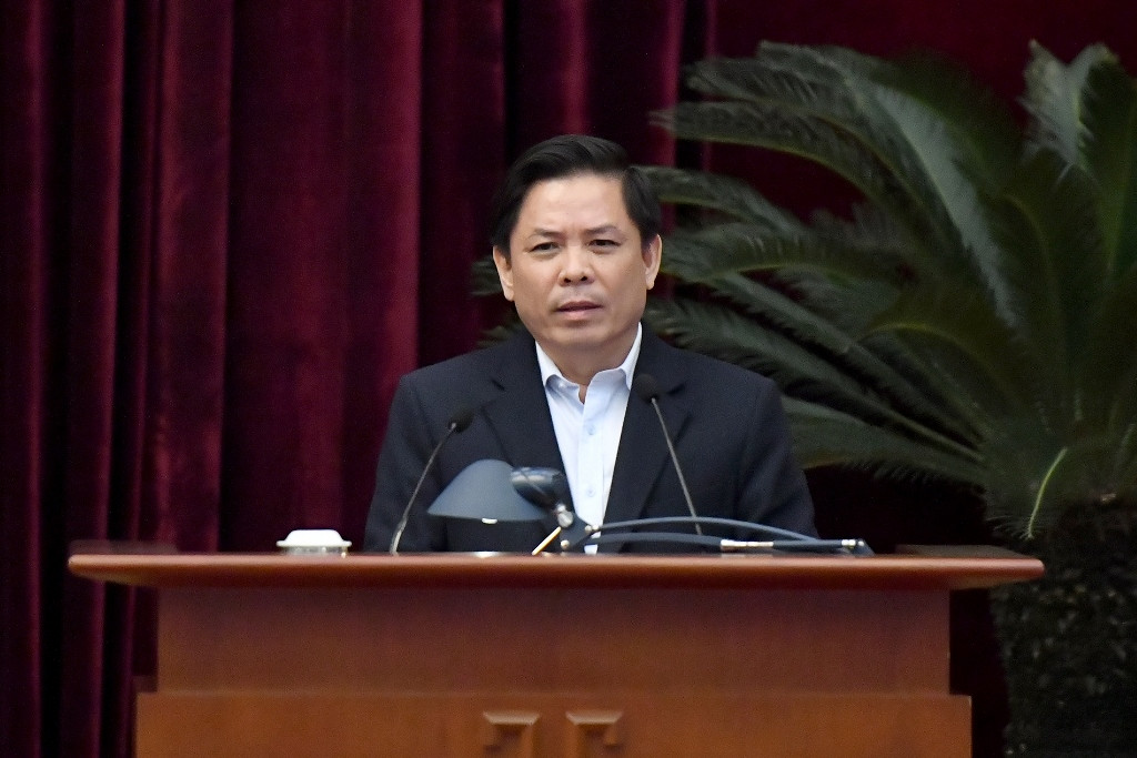 Đồng chí Nguyễn Văn Thể, Ủy viên Trung ương Đảng, Bí thư Đảng ủy Khối các cơ quan Trung ương tham luận tại hội nghị.