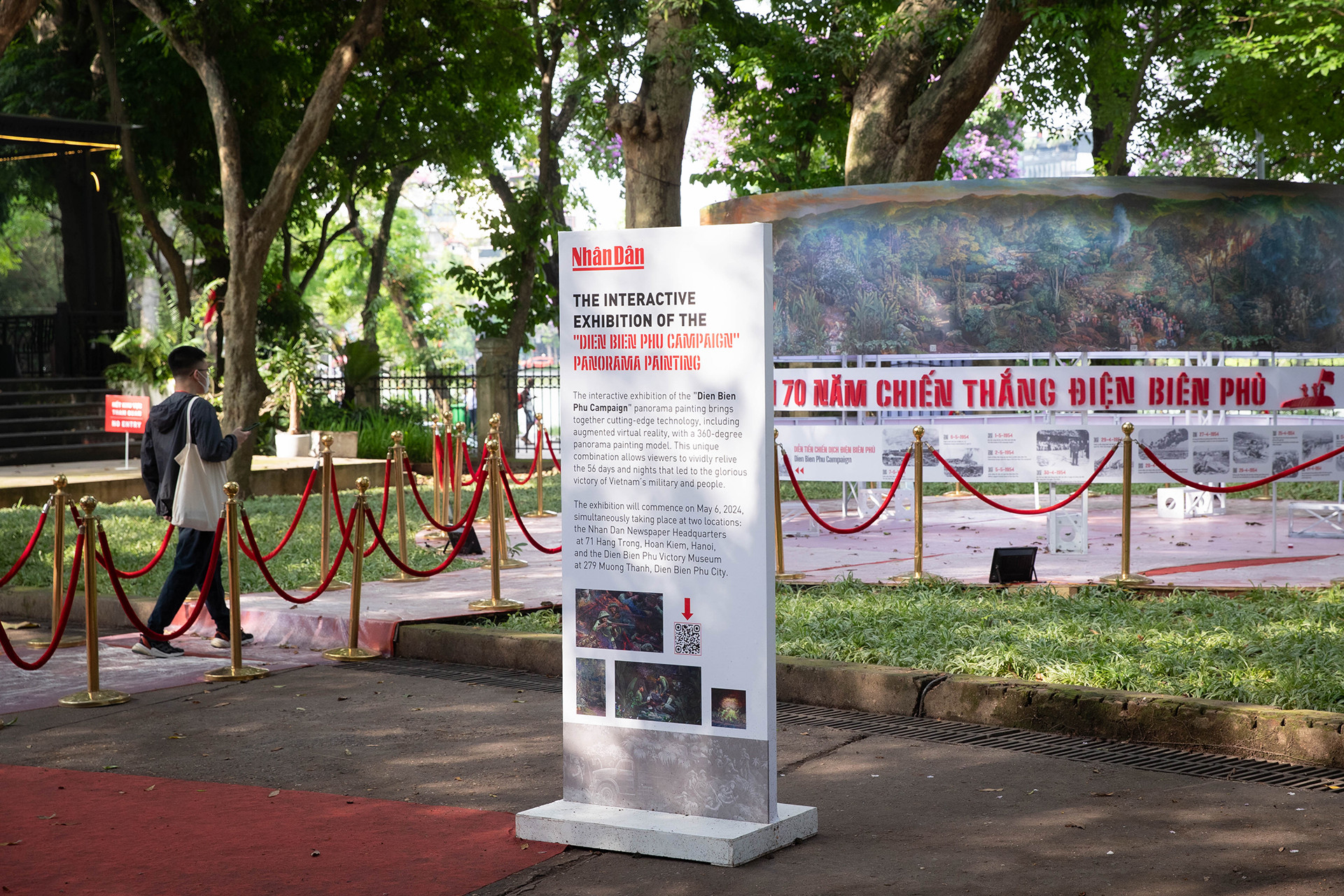 Triển lãm sẽ tiếp tục mở cửa tự do trong khoảng thời gian 9-17 giờ đến ngày 12/5 tại Trụ sở Báo Nhân Dân.