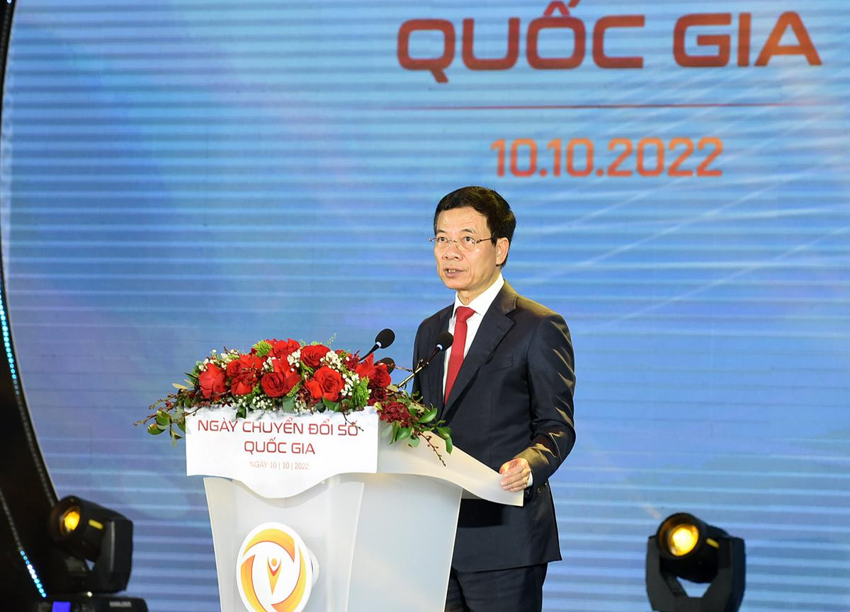 Bộ trưởng Thông tin và Truyền thông Nguyễn Mạnh Hùng phát biểu khai mạc buổi lễ.