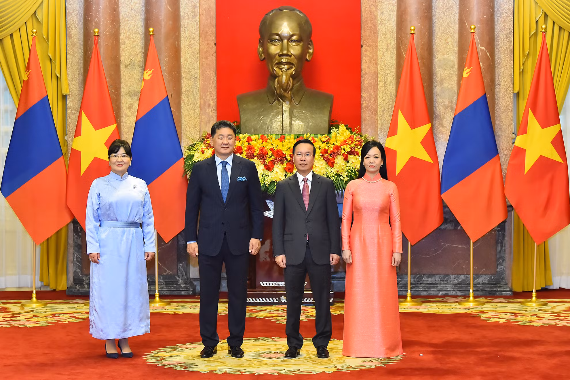 [Ảnh] Chủ tịch nước Võ Văn Thưởng chủ trì lễ đón, hội đàm với Tổng thống Mông Cổ Ukhnaagiin Khurelsukh ảnh 7