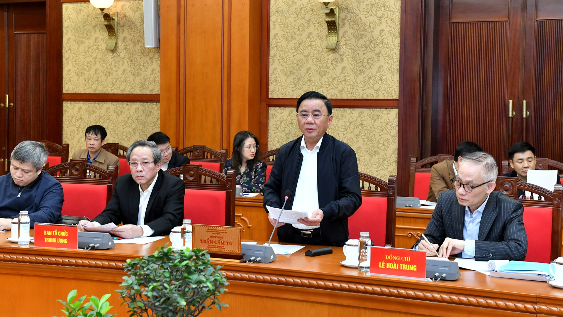 Đồng chí Trần Cẩm Tú, Ủy viên Bộ Chính trị, Thường trực Ban Bí thư chủ trì hội nghị triển khai Chương trình làm việc của Bộ Chính trị, Ban Bí thư năm 2025.