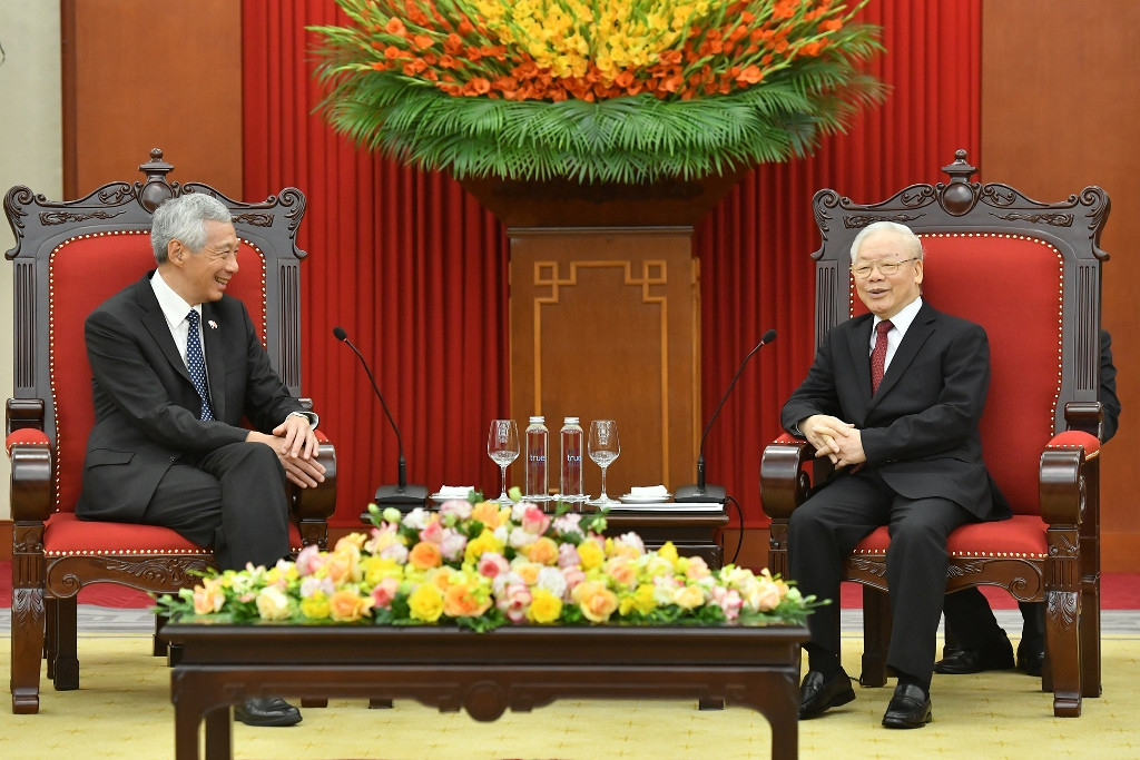 Thủ tướng Cộng hòa Singapore Lý Hiển Long và Đoàn đại biểu cấp cao thăm chính thức Việt Nam từ ngày 27 đến 29/8. Thủ tướng Cộng hòa Singapore Lý Hiển Long và Đoàn đại biểu cấp cao thăm chính thức Việt Nam từ ngày 27 đến 29/8.