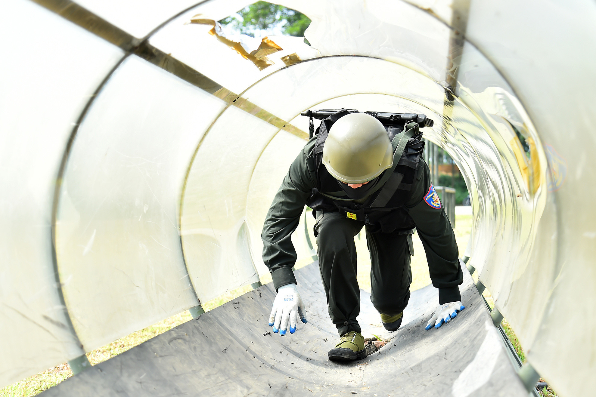 "Thao trường đổ mồ hôi, chiến trường bớt đổ máu" - việc huấn luyện đã giúp cán bộ, chiến sĩ cảnh sát đặc nhiệm thuần thục trong thực hành các phương án tác chiến chống khủng bố và giải cứu con tin khi xảy ra trên địa bàn giả định là nhà cao tầng. Đồng thời có thể phô diễn những kỹ năng, kỹ chiến thuật như: xuống dây nhà cao tầng, sử dụng dây chiến thuật, lên sào đẩy, vận động tiếp cận mục tiêu...