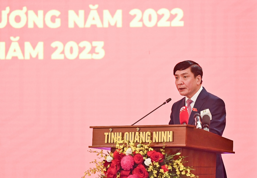 Tổng Thư ký, Chủ nhiệm Văn phòng Quốc hội Bùi Văn Cường phát biểu mở đầu hội nghị. Tổng Thư ký, Chủ nhiệm Văn phòng Quốc hội Bùi Văn Cường phát biểu mở đầu hội nghị.