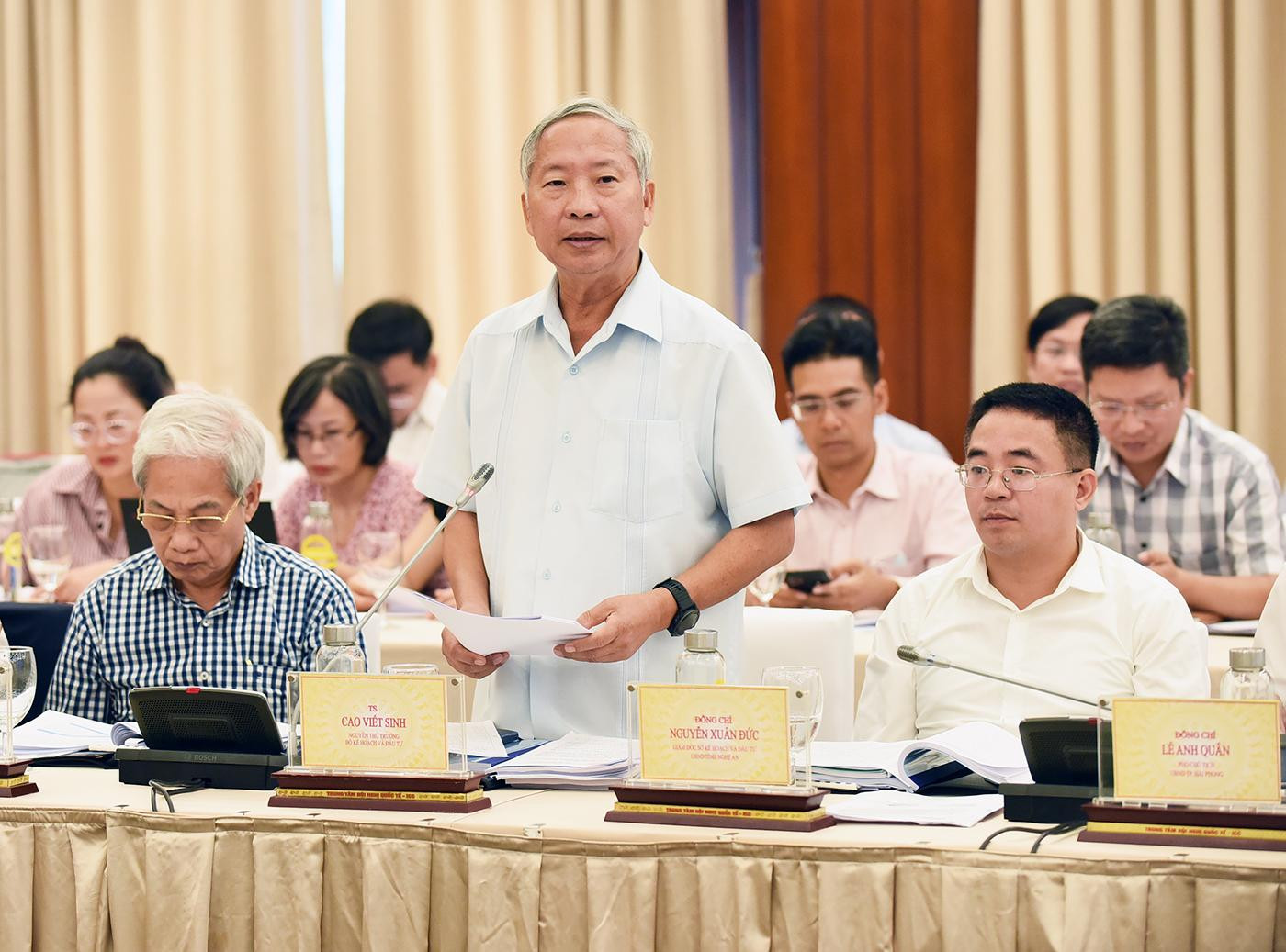 Nguyên Thứ trưởng Kế hoạch và Đầu tư Cao Viết Sinh phát biểu tại Hội nghị.