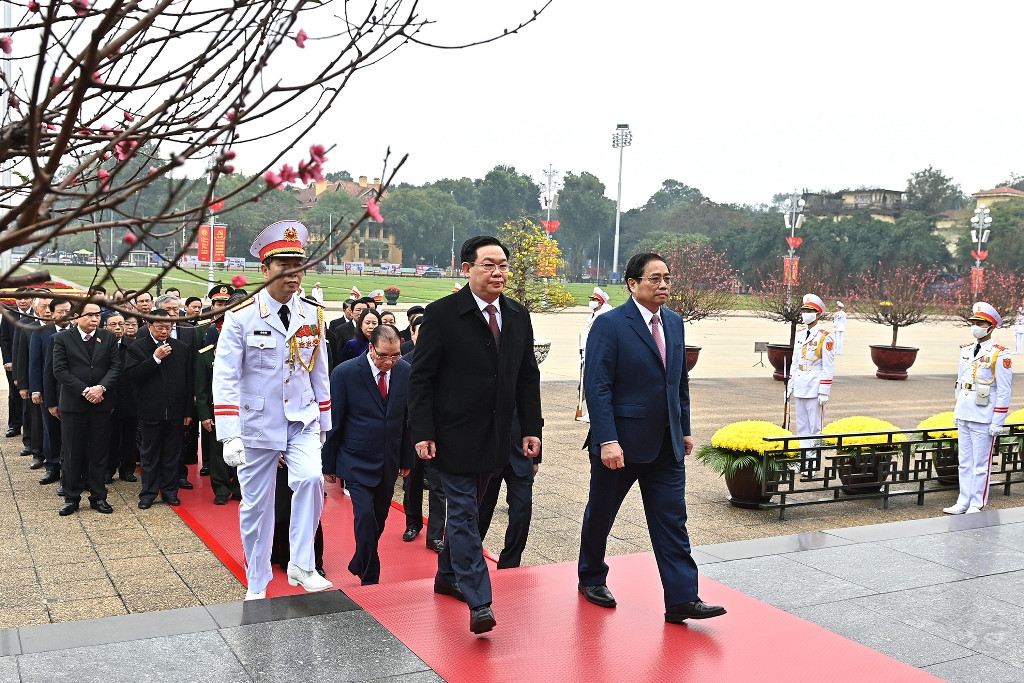 Các đồng chí lãnh đạo, nguyên lãnh đạo Đảng, Nhà nước vào Lăng viếng Chủ tịch Hồ Chí Minh.
