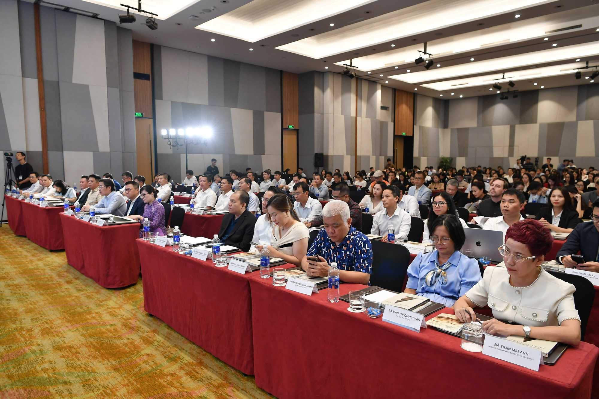 Ngày 23/9, tại khách sạn Sheraton Hanoi West, Báo Nhân Dân đã công bố Giải thưởng Hành động vì Cộng đồng - Human Act Prize mùa thứ hai - 2024.