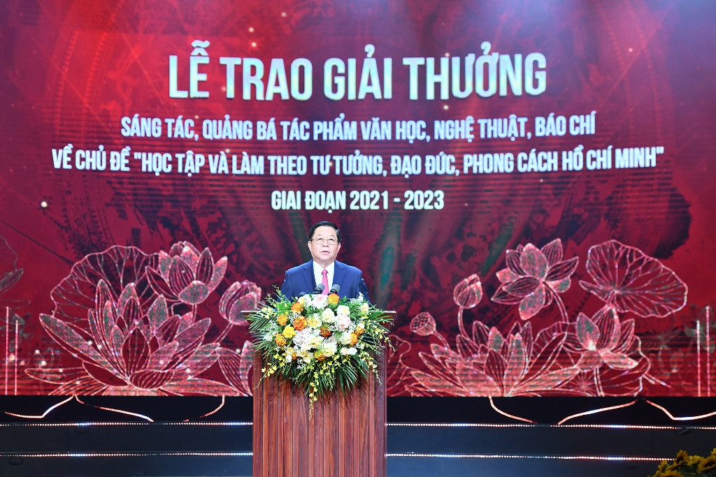 [Ảnh] Lễ trao giải thưởng sáng tác, quảng bá tác phẩm văn học, nghệ thuật, báo chí về chủ đề “Học tập và làm theo tư tưởng, đạo đức, phong cách Hồ Chí Minh” ảnh 3