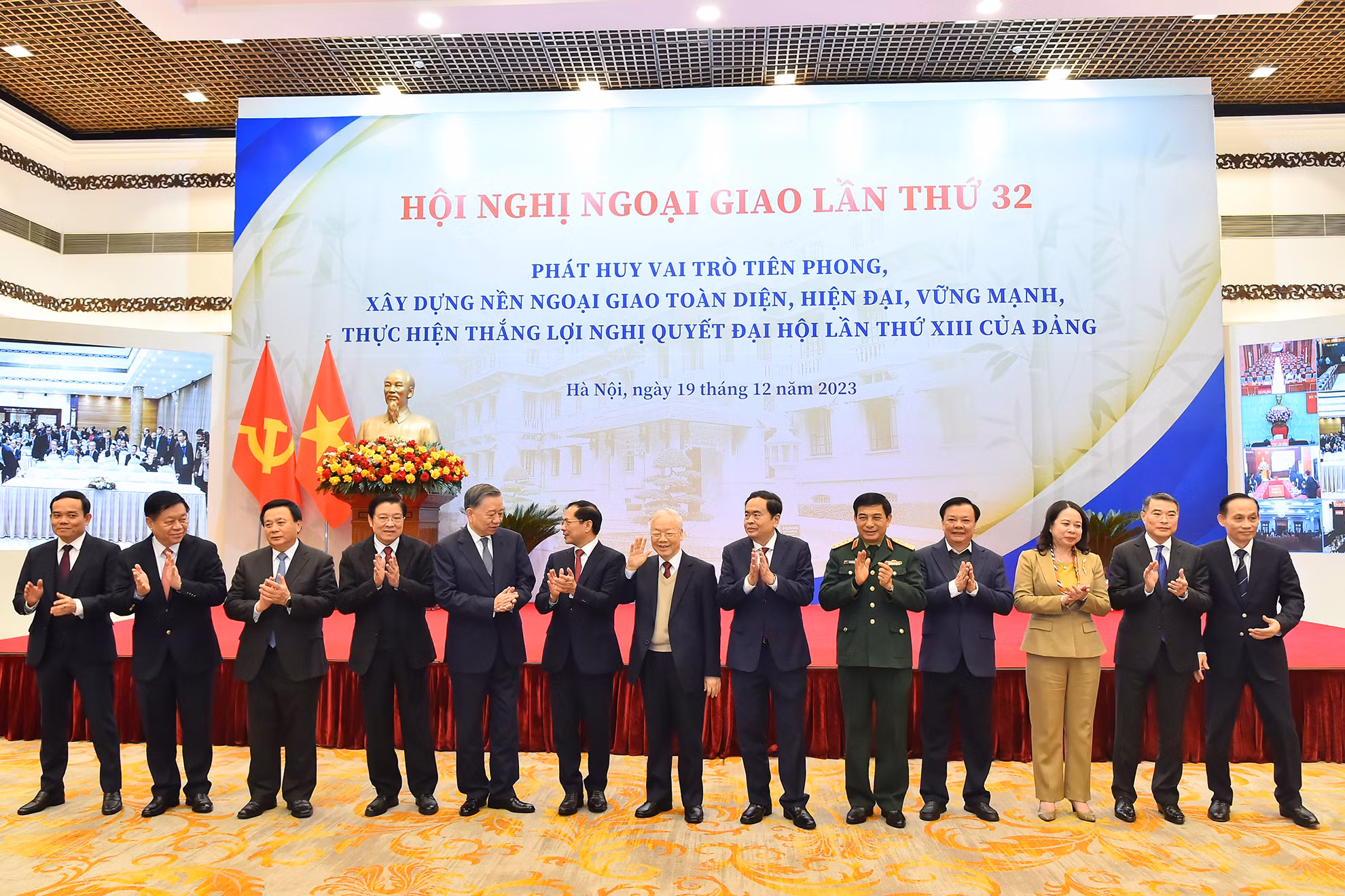 Tổng Bí thư Nguyễn Phú Trọng cùng các đồng chí lãnh đạo Đảng, Nhà nước dự phiên khai mạc Hội nghị Ngoại giao lần thứ 32.