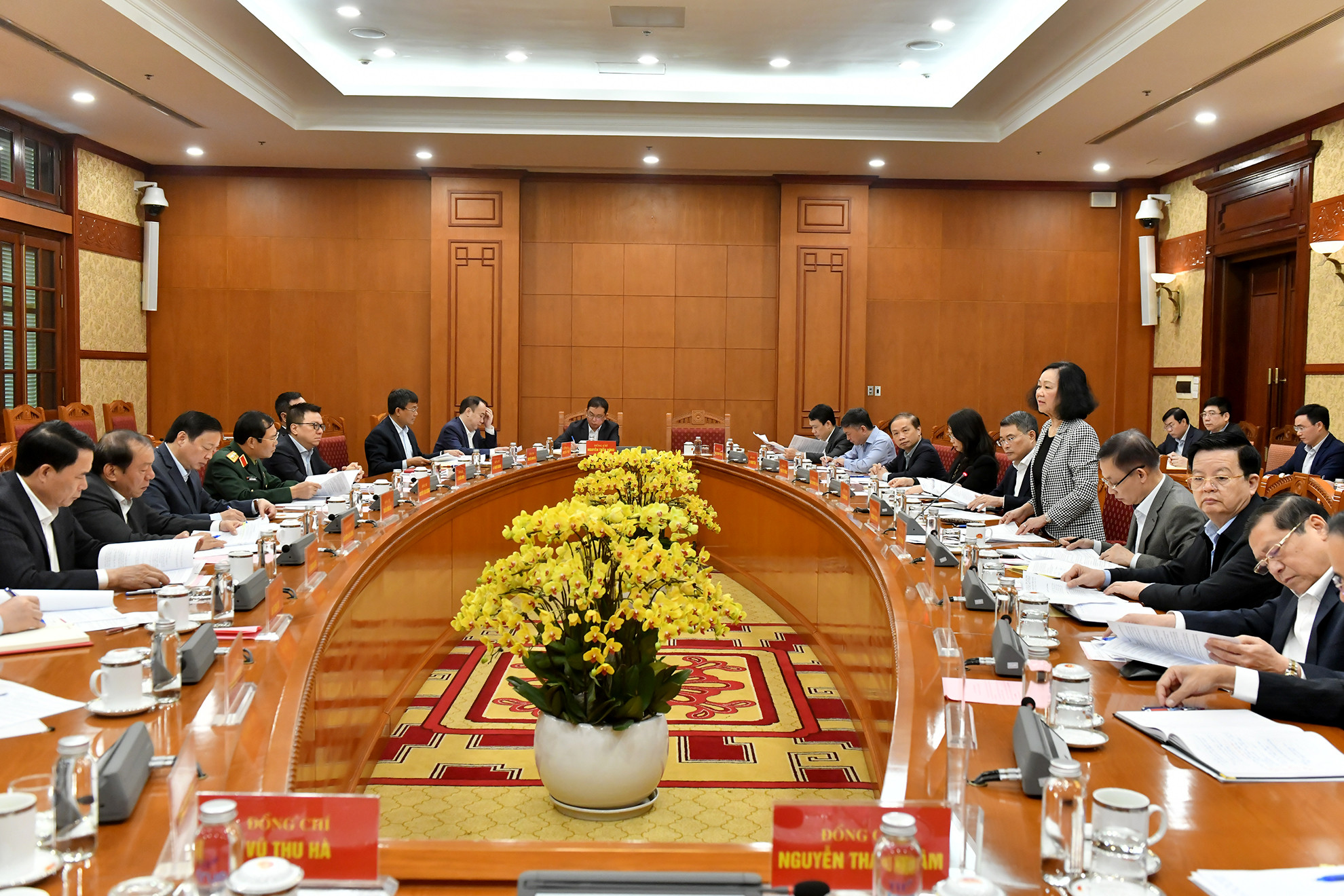 Quang cảnh phiên họp thứ nhất của Tiểu ban Tổ chức phục vụ Đại hội XIV của Đảng.