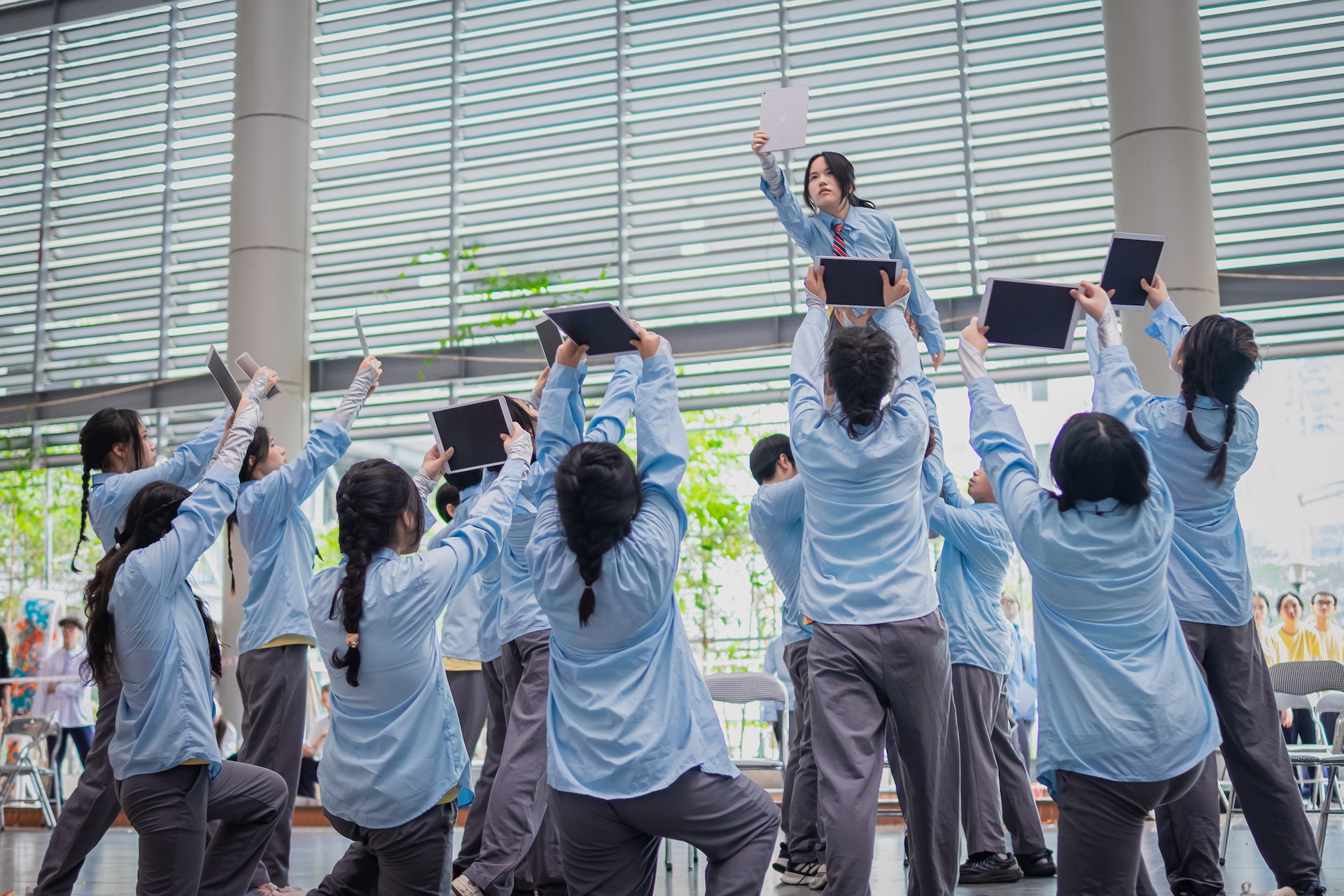 [Ảnh] Học sinh trường chuyên khoe tài trong Ngày hội nhảy múa ảnh 2