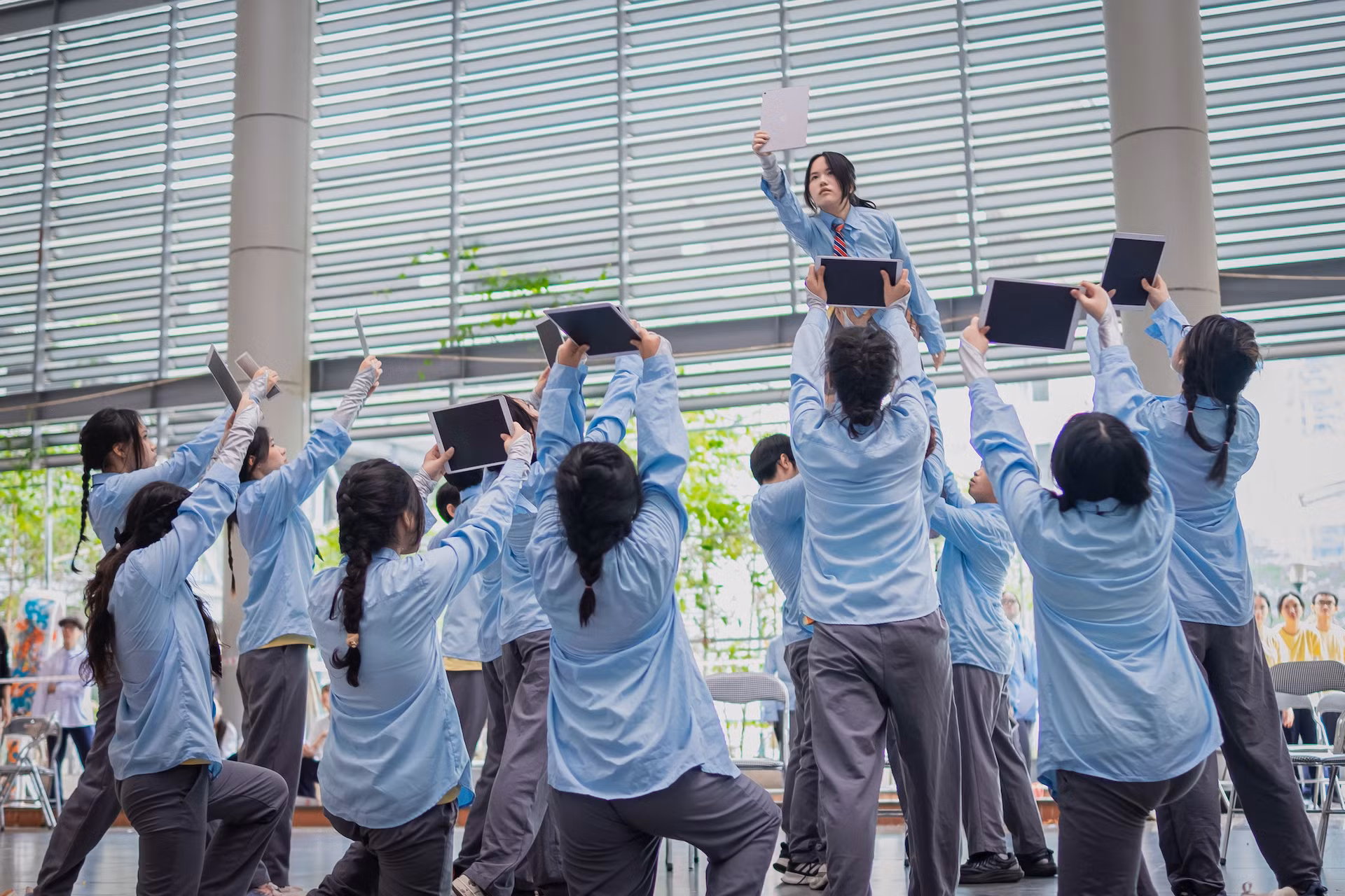 [Ảnh] Học sinh trường chuyên khoe tài trong Ngày hội nhảy múa ảnh 2