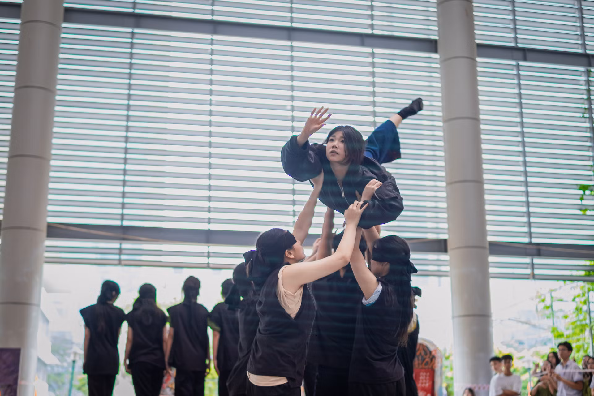 [Ảnh] Học sinh trường chuyên khoe tài trong Ngày hội nhảy múa ảnh 6