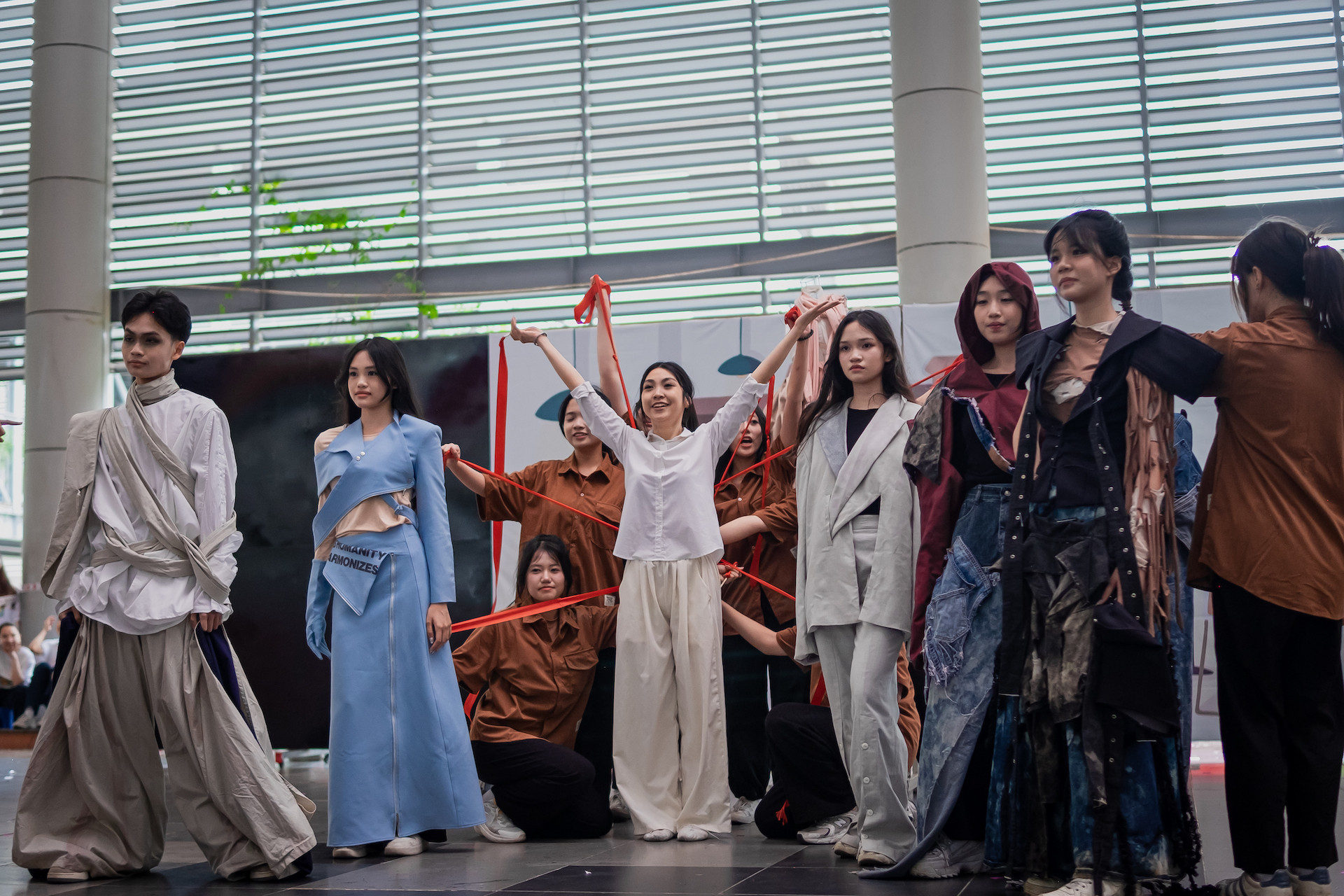 [Ảnh] Học sinh trường chuyên khoe tài trong Ngày hội nhảy múa ảnh 10