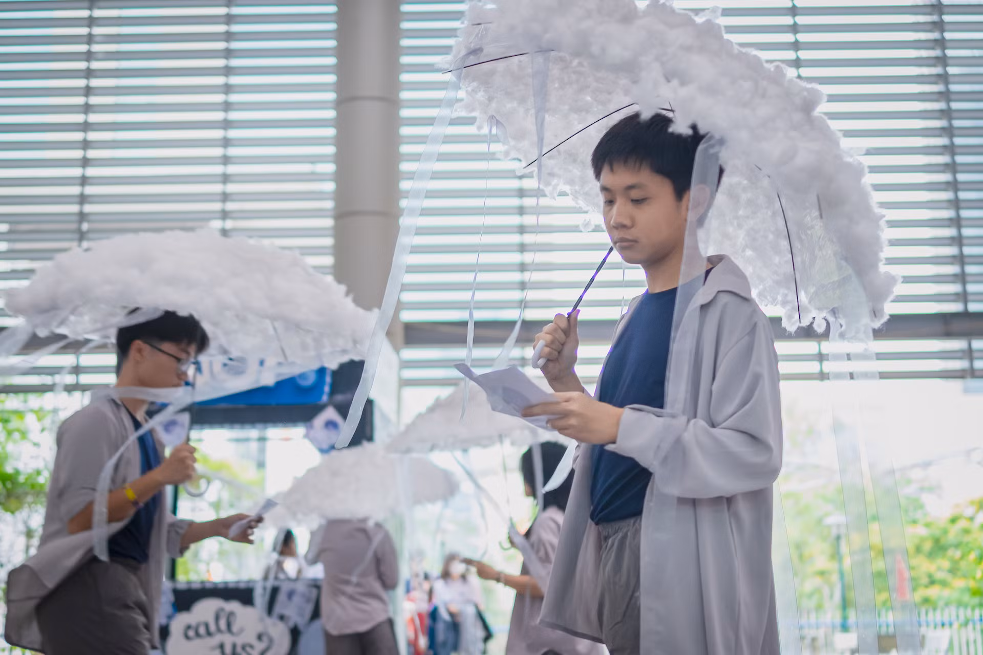 Người xem sẽ thấy được hình ảnh của những học sinh trường chuyên không chỉ học giỏi mà còn tài năng, sáng tạo và năng động trong các chương trình ngoại khoá, hoạt động tập thể