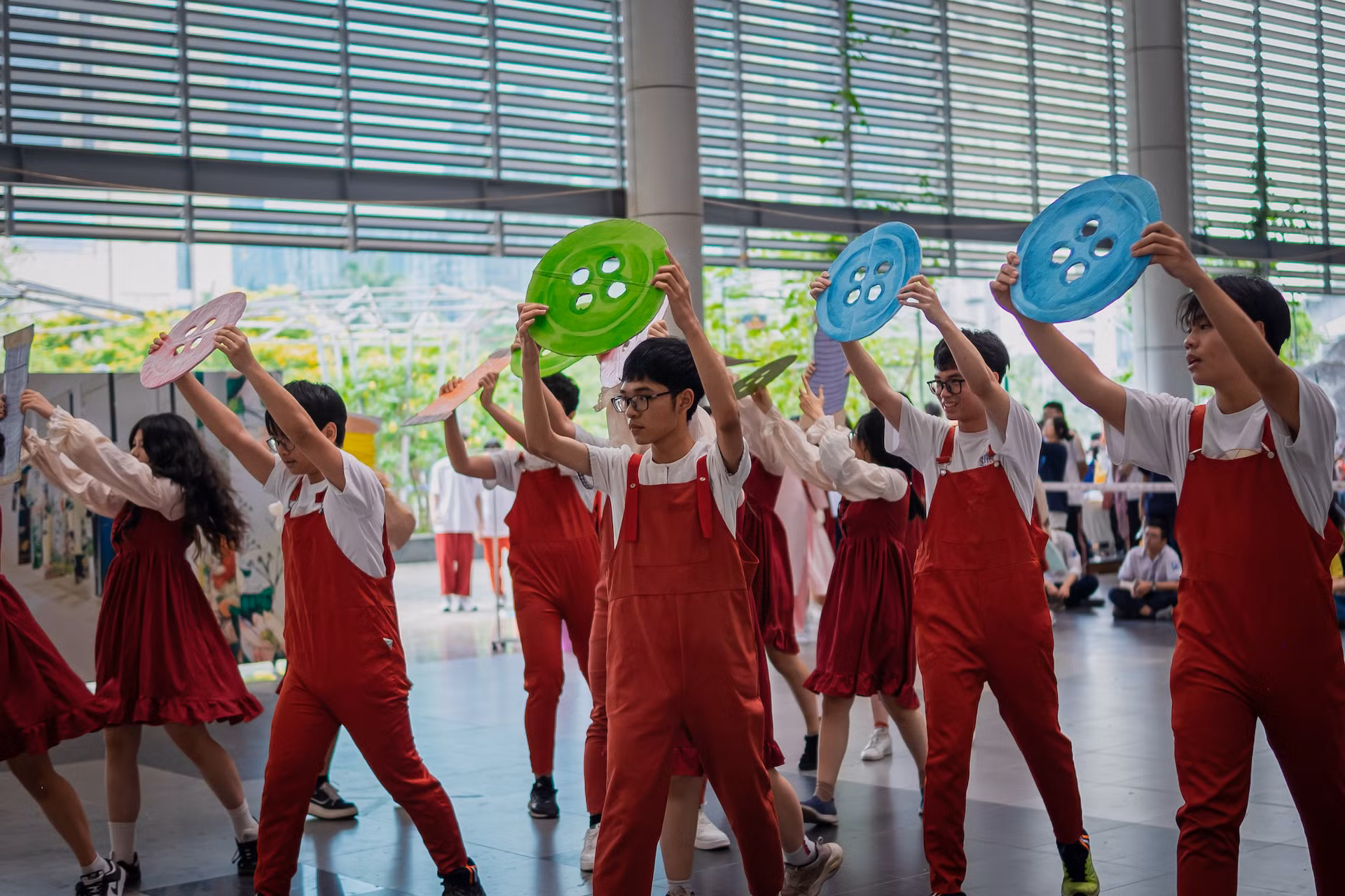 Ngày hội nhảy múa thu hút sự tham gia của các học sinh từ 13 khối chuyên trong Trường