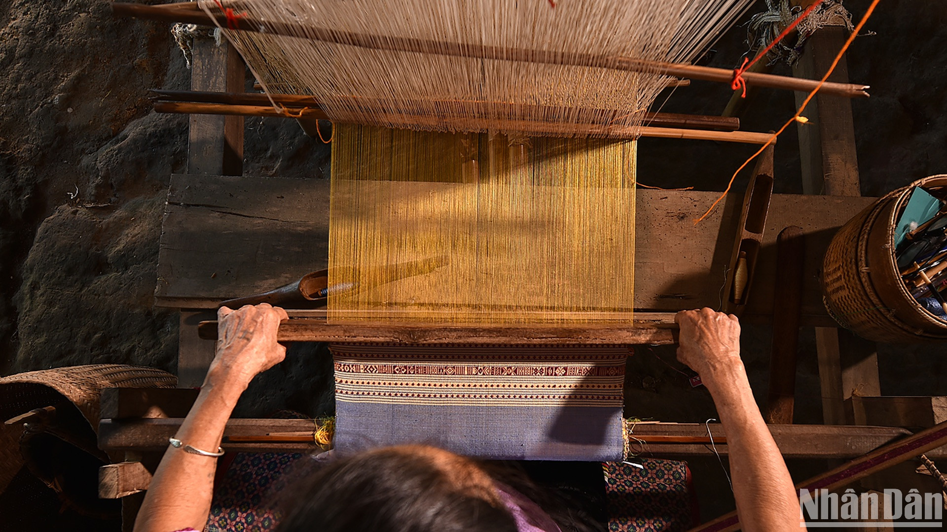 Thổ cẩm Hoa Tiến - Dấu ấn văn hóa từ bàn tay người phụ nữ Thái ảnh 2 Thổ cẩm Hoa Tiến - Dấu ấn văn hóa từ bàn tay người phụ nữ Thái ảnh 2