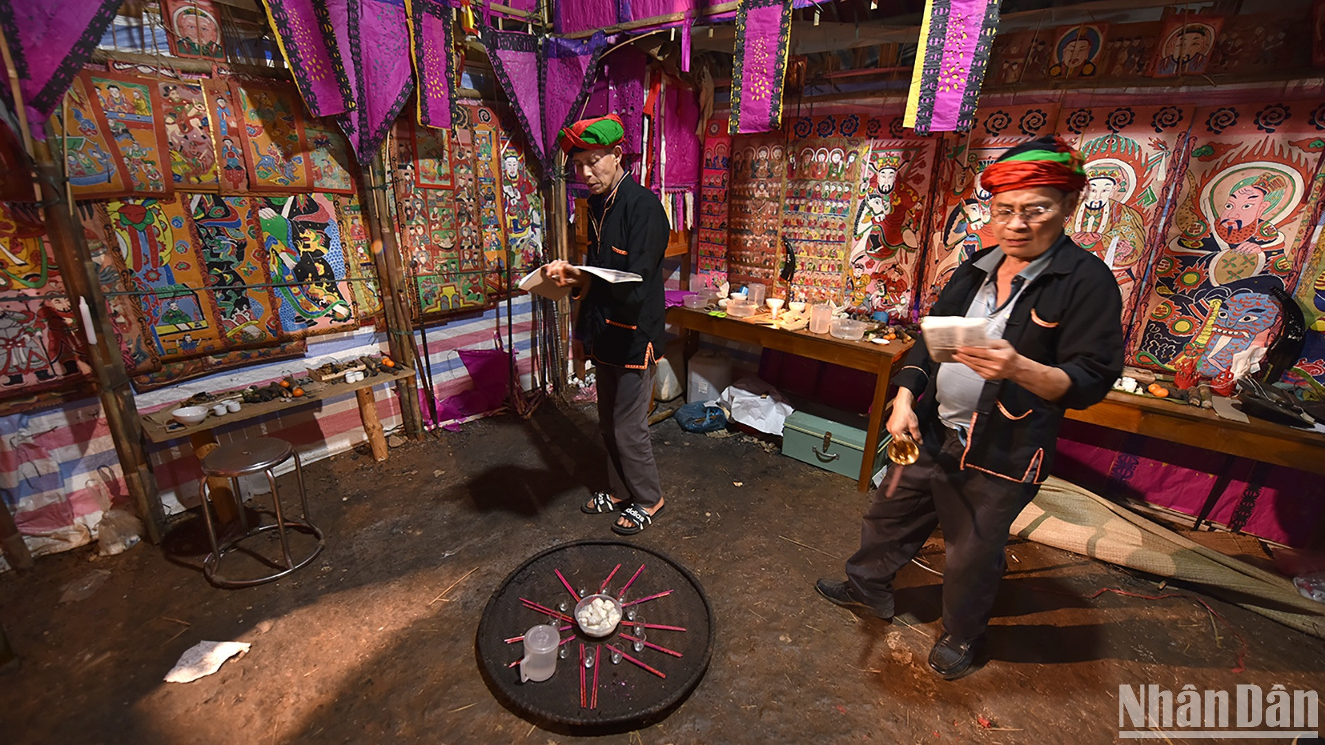 Lễ cấp sắc là nghi lễ truyền thống, có tính lâu đời. (Ảnh: VŨ LINH)