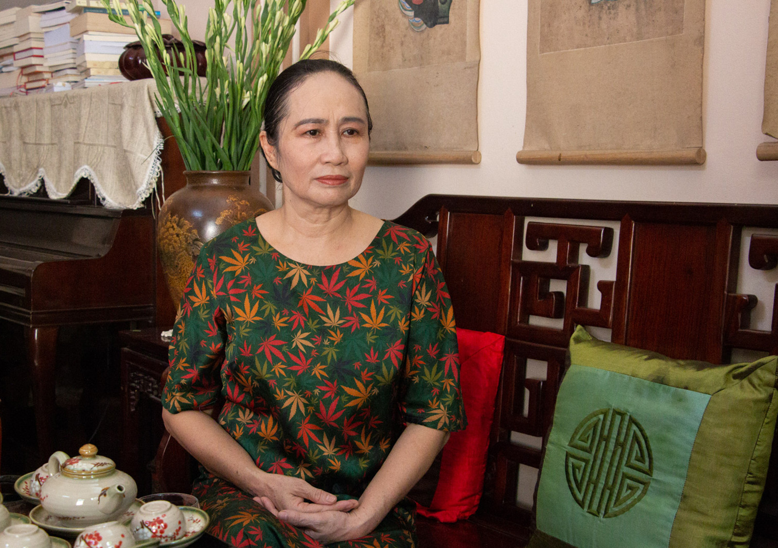 Nhà báo Vũ Thị Tuyết Nhung, người yêu mến và gắn bó với ẩm thực Hà Nội. (Ảnh: Nam Nguyễn)