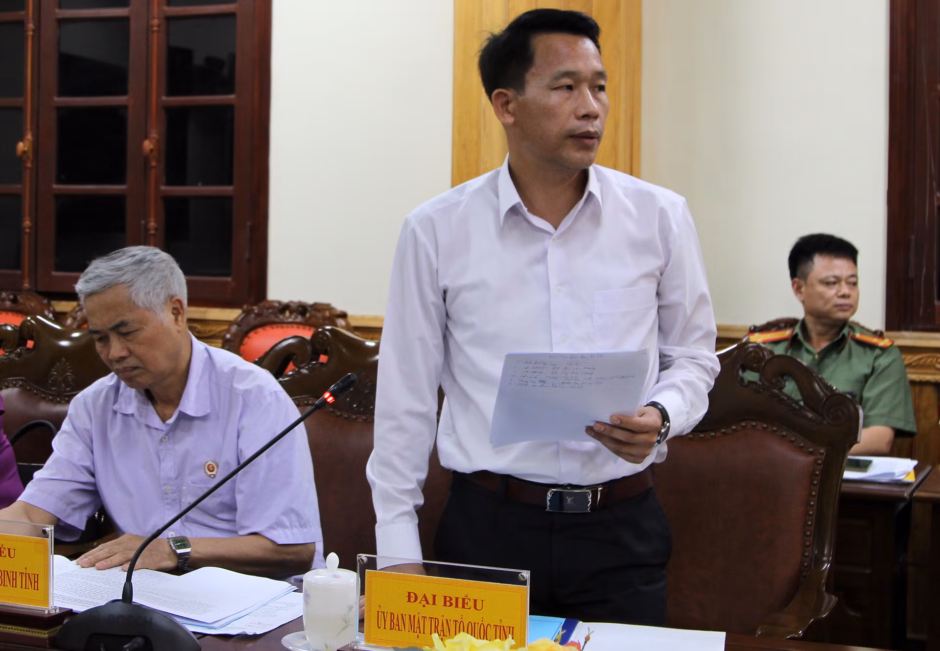 Các đại biểu chia sẻ ý kiến tại tọa đàm tăng cường công tác dân vận và thực hiện quy chế dân chủ.