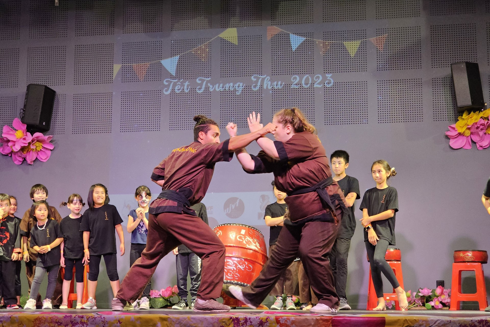 [Ảnh] Kiều bào tại Pháp chung vui Tết Trung thu ảnh 9