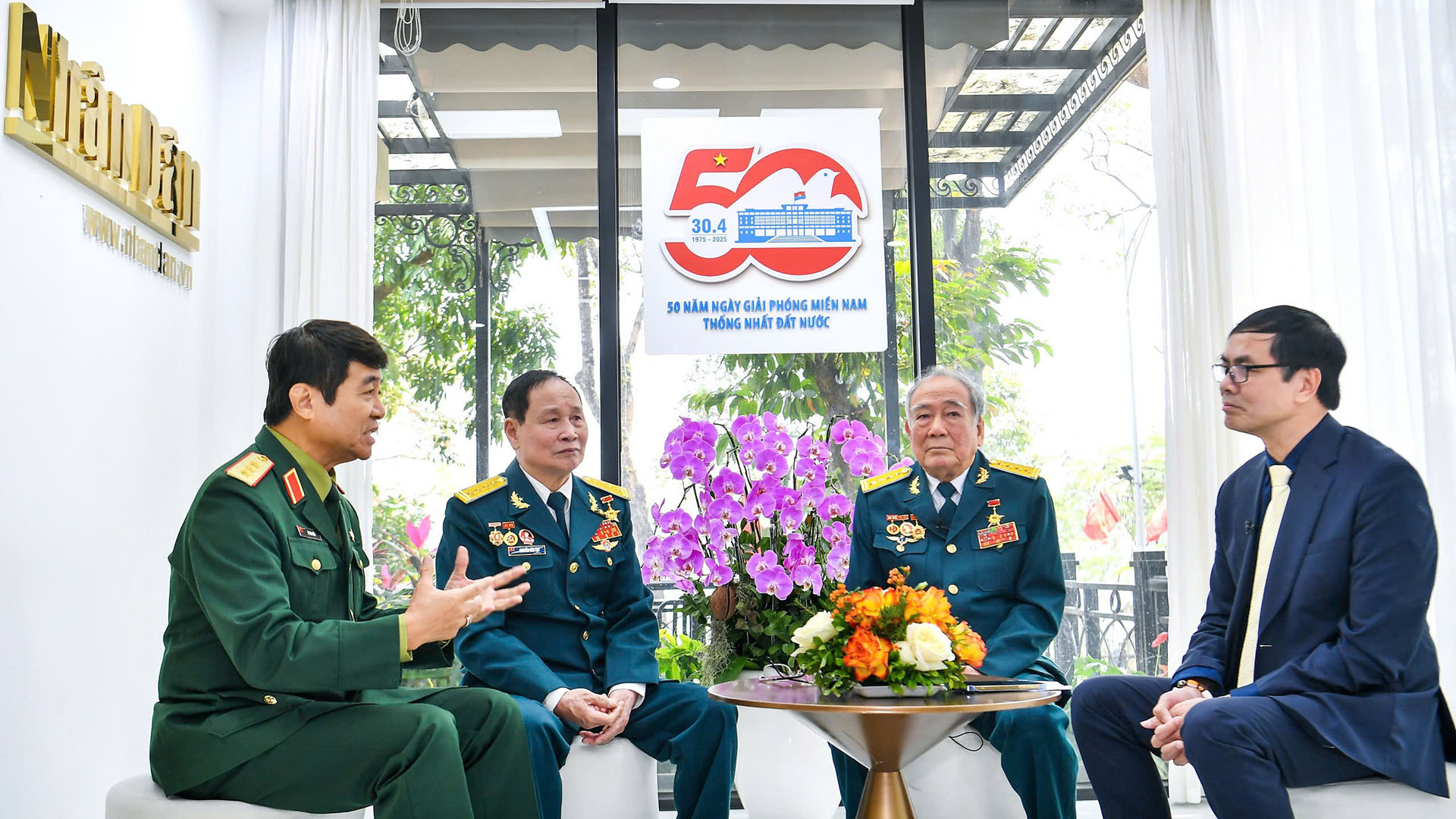 Các vị khách mời chia sẻ cảm xúc sau 50 năm nước nhà thống nhất, non sông thu về một mối