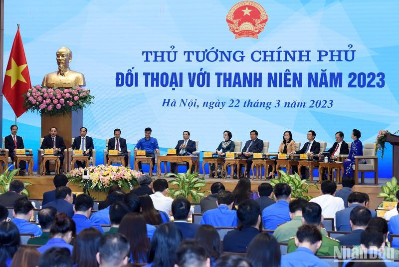 Thủ tướng tin tưởng rằng các thế hệ thanh niên sẽ tiếp tục cống hiến cho quê hương, đất nước, cho sự nghiệp cách mạng của Đảng.