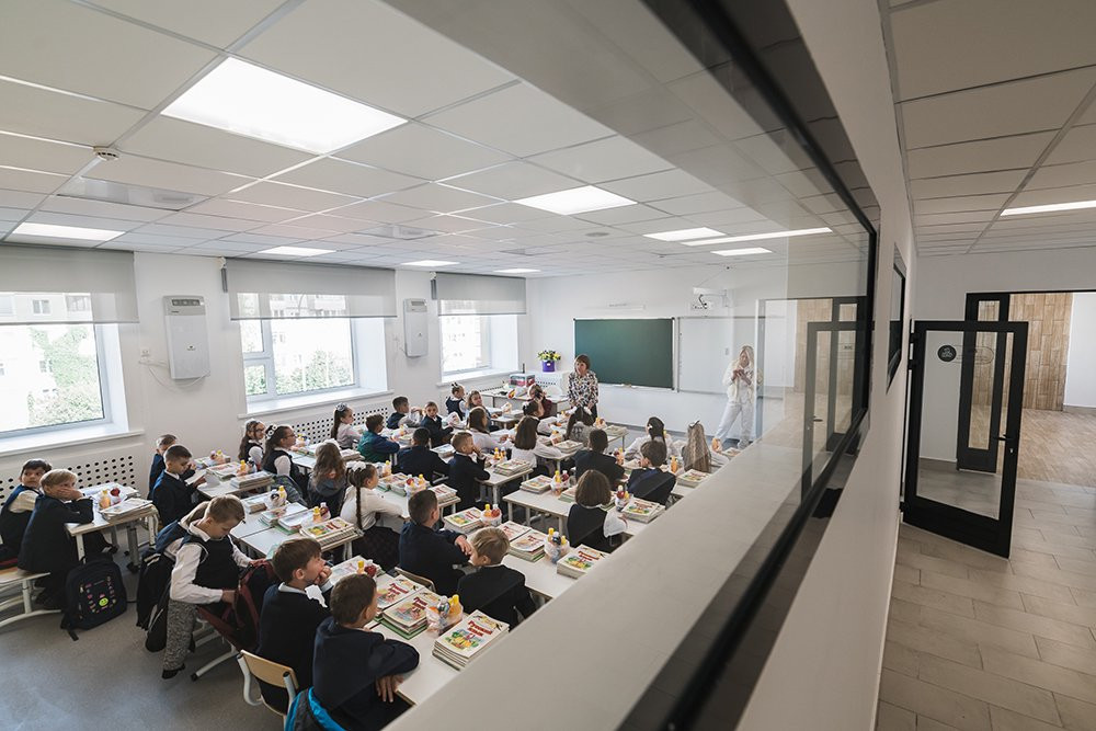 Nhiều biện pháp đã được thực thi để cải thiện tình hình an ninh học đường. Ảnh: rg.ru