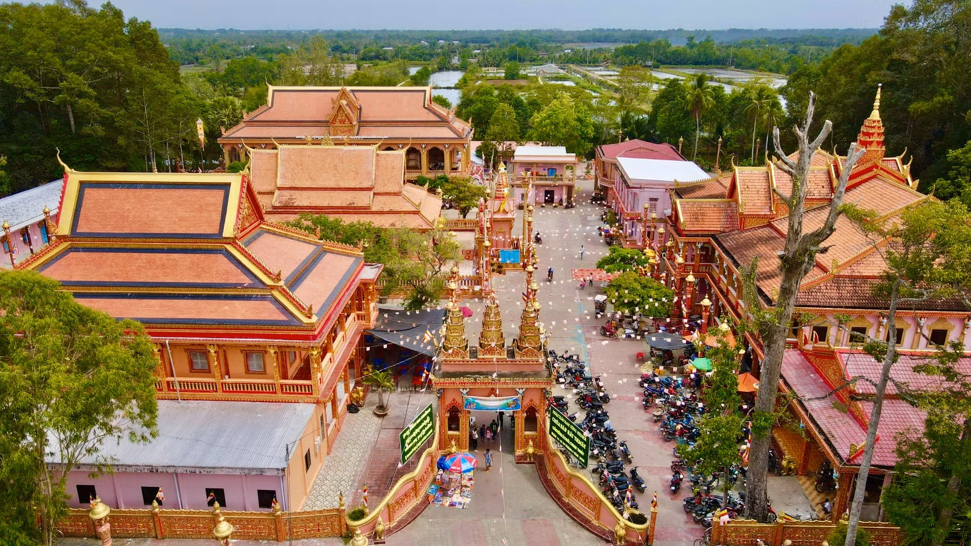 Toàn cảnh chùa Bân Rây Thmây.