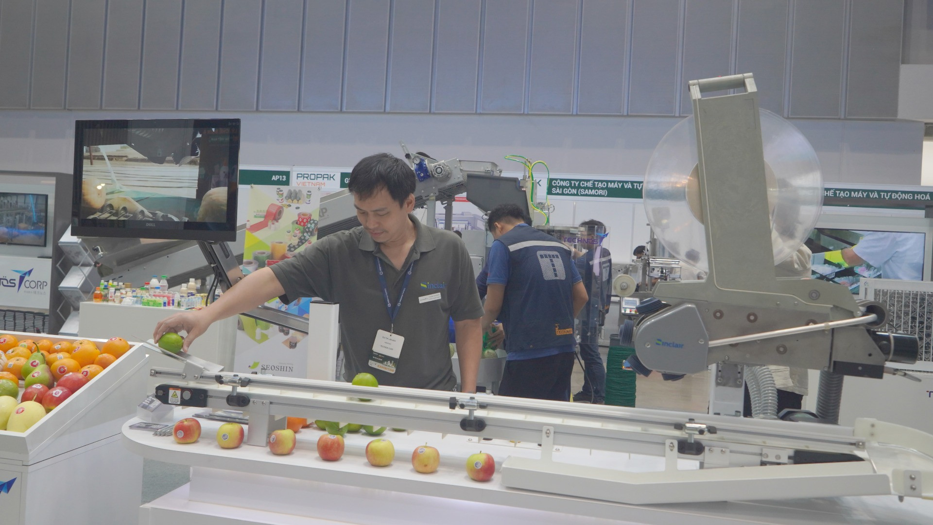 ProPak Vietnam 2025 mang đến một không gian toàn diện, nơi doanh nghiệp có thể cập nhật kiến thức, khám phá công nghệ tiên tiến, kết nối đối tác và tìm kiếm giải pháp phát triển bền vững. Sự kiện không chỉ trưng bày những đổi mới trong ngành chế biến, đóng gói và bao bì mà còn tạo điều kiện để các bên trao đổi chuyên sâu, mở rộng hợp tác và nâng cao năng lực cạnh tranh.