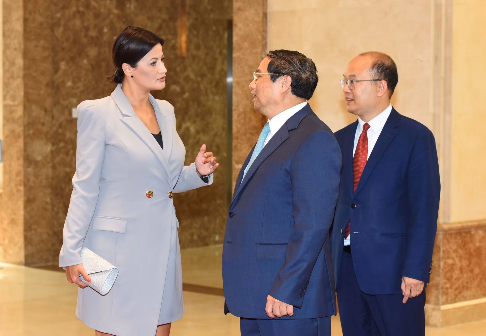 Thủ tướng Phạm Minh Chính và Chủ tịch Thượng viện Vương quốc Bỉ Stéphanie D'Hose.