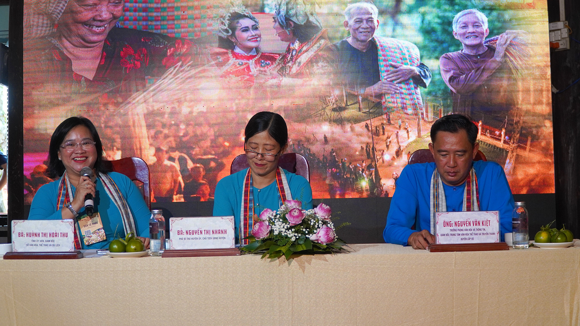 Giám đốc Sở Văn hóa, Thể thao và Du lịch Huỳnh Thị Hoài Thu phát biểu tại buổi họp báo. (Ảnh: HỮU NGHĨA)