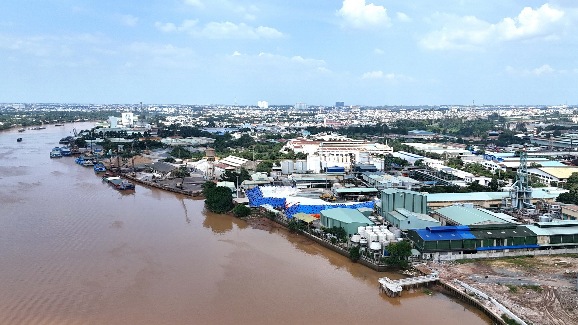 Chất lượng nước, không khí, đất ở khu công nghiệp Biên Hòa 1 đều bị ô nhiễm.