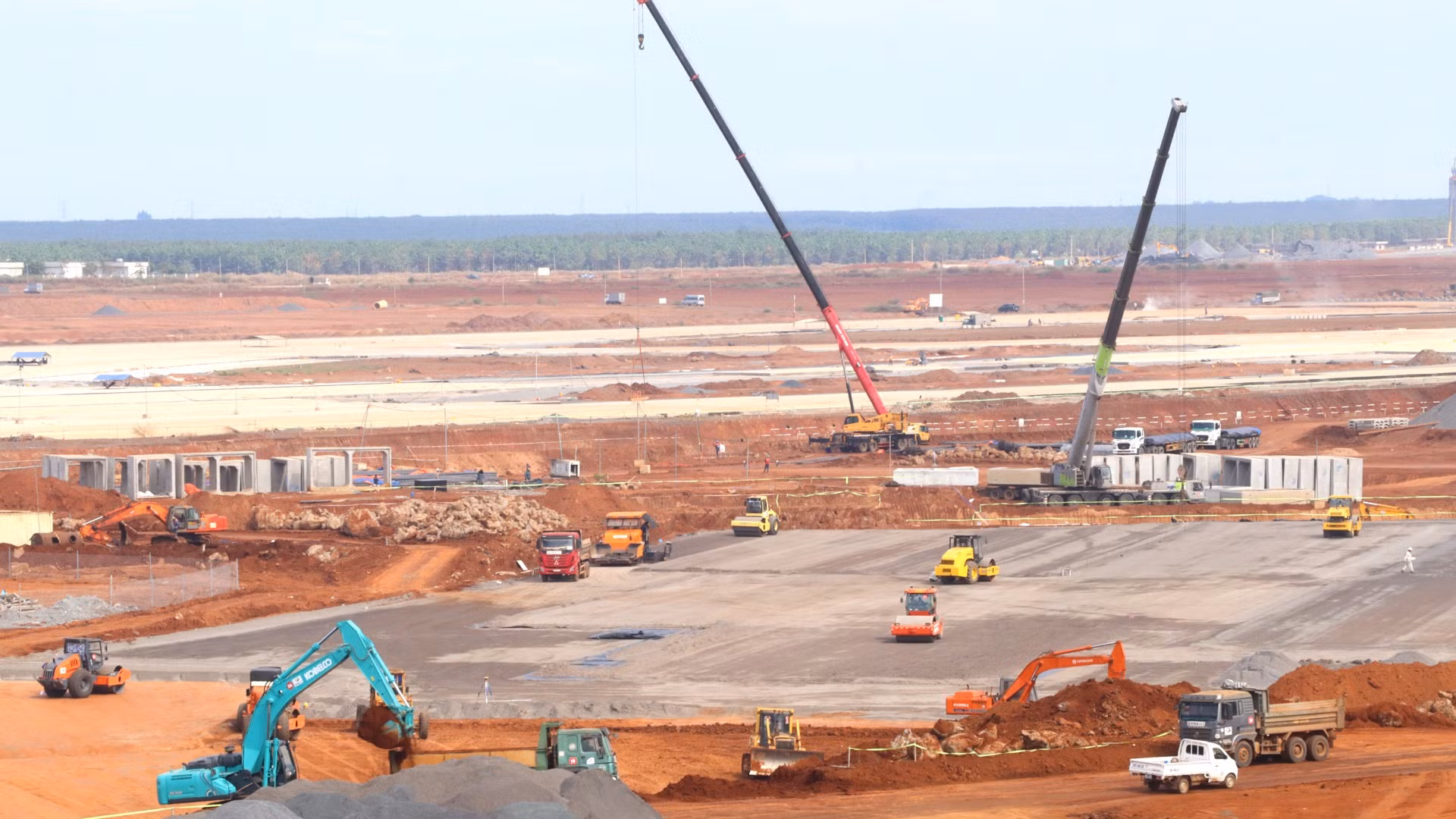 Với tiến độ như hiện nay sẽ hoàn thành và khai thác kỹ thuật đường cất hạ cánh trước ngày 30/4/2025 để chào mừng kỷ niệm 50 năm Ngày giải phóng miền nam thống nhất đất nước (30/4/1975-30/4/2025), vượt 3 tháng so với tiến độ trong hợp đồng.