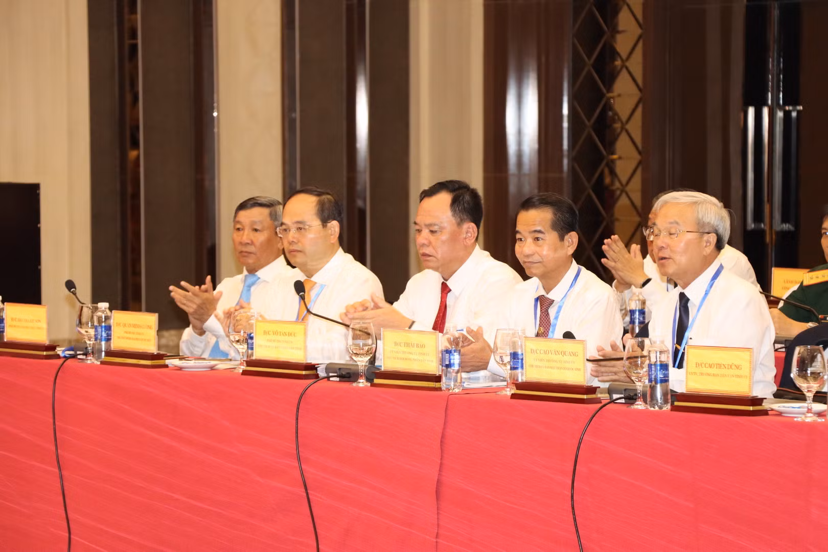 Các đồng chí lãnh đạo chủ chốt tỉnh Đồng Nai tại buổi làm việc.