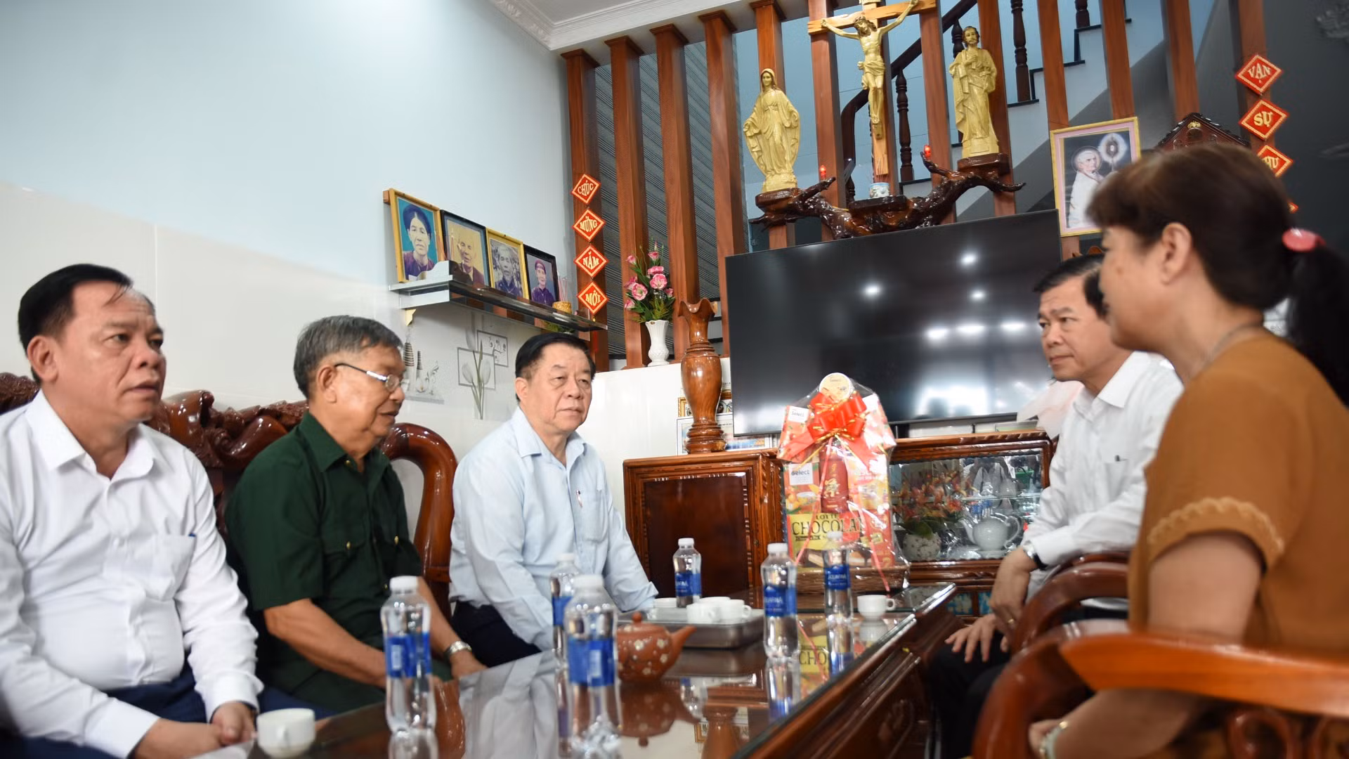 Trong nhiều chuyến công tác của các đồng chí lãnh đạo Đảng, Nhà nước đến Đồng Nai đã dành thời gian đến thăm hỏi, động viên người dân khu tái định cư Lộc An-Bình Sơn. Mới đây nhất, ngày 13/11, đồng chí Nguyễn Trọng Nghĩa, Ủy viên Bộ Chính trị, Bí thư Trung ương Đảng, Trưởng Ban Tuyên giáo Trung ương đã đến thăm người dân khu tái định cư Lộc An-Bình Sơn. Trong nhiều chuyến công tác của các đồng chí lãnh đạo Đảng, Nhà nước đến Đồng Nai đã dành thời gian đến thăm hỏi, động viên người dân khu tái định cư Lộc An-Bình Sơn. Mới đây nhất, ngày 13/11, đồng chí Nguyễn Trọng Nghĩa, Ủy viên Bộ Chính trị, Bí thư Trung ương Đảng, Trưởng Ban Tuyên giáo Trung ương đã đến thăm người dân khu tái định cư Lộc An-Bình Sơn.