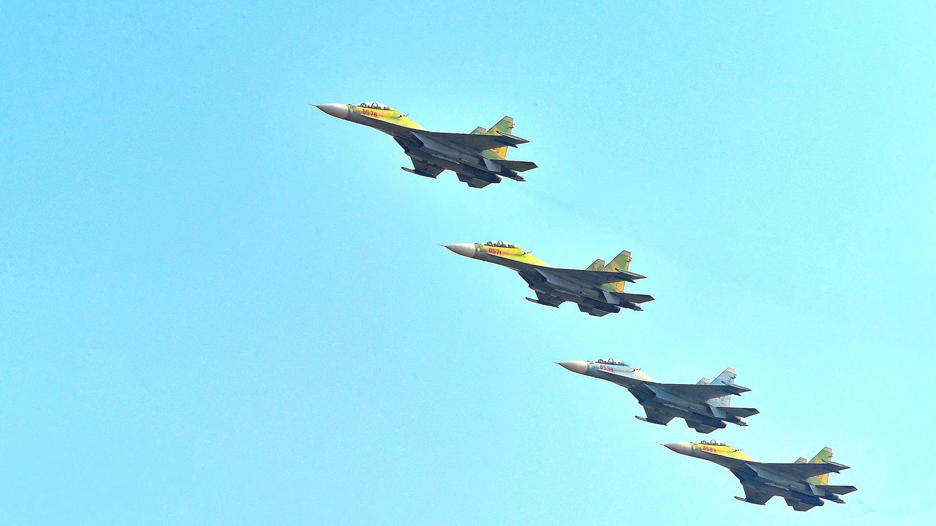 Cùng với các đơn vị Công an nhân dân, nhiều đơn vị thuộc Bộ Quốc phòng cũng hội quân tại Đồng Nai tham gia luyện tập chuẩn bị cho diễu binh, diễu hành Lễ kỷ niệm 50 năm Ngày Giải phóng miền nam, thống nhất đất nước.