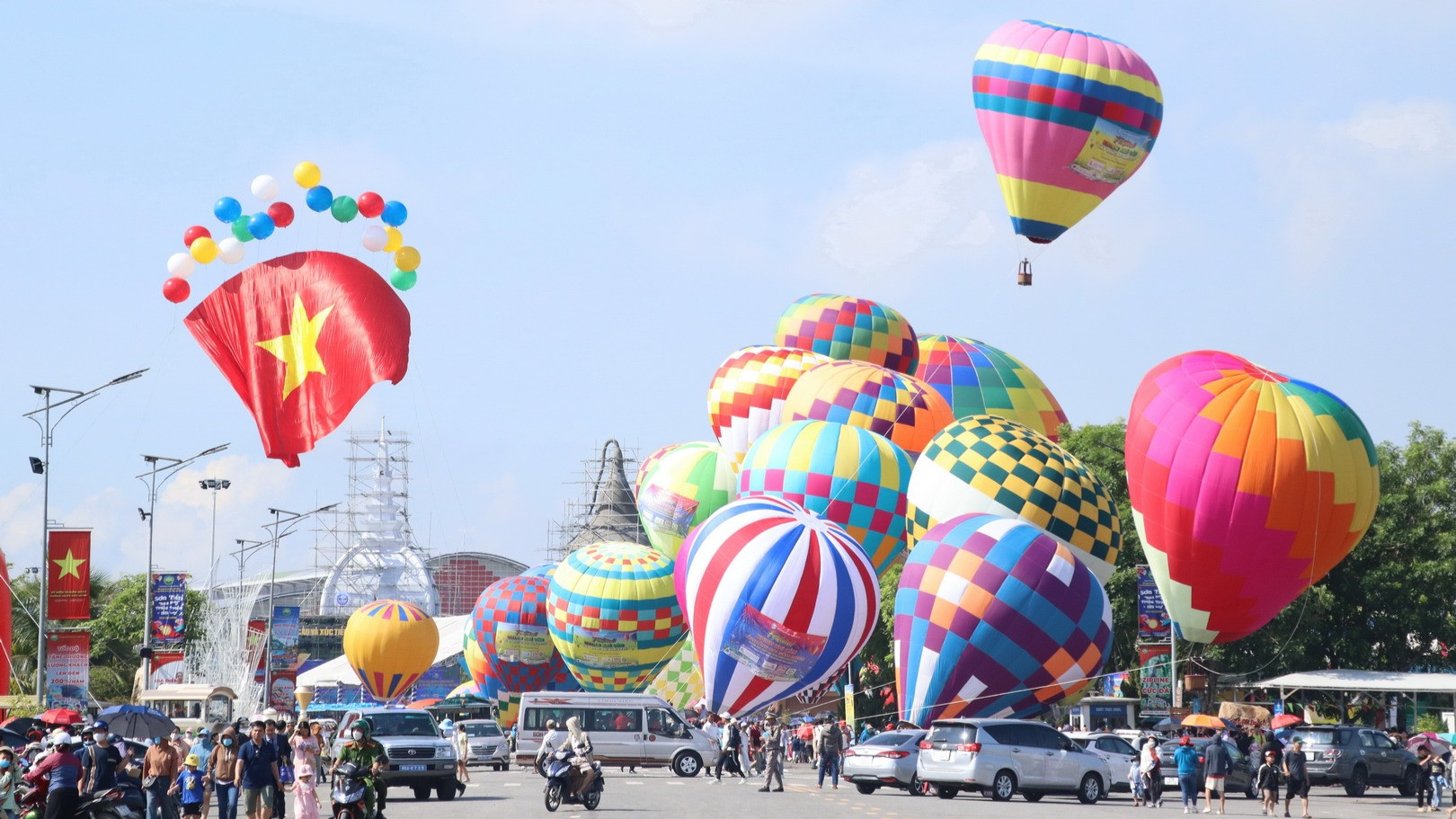 Các khinh khí cầu tại lễ khai mạc. Các khinh khí cầu tại lễ khai mạc.