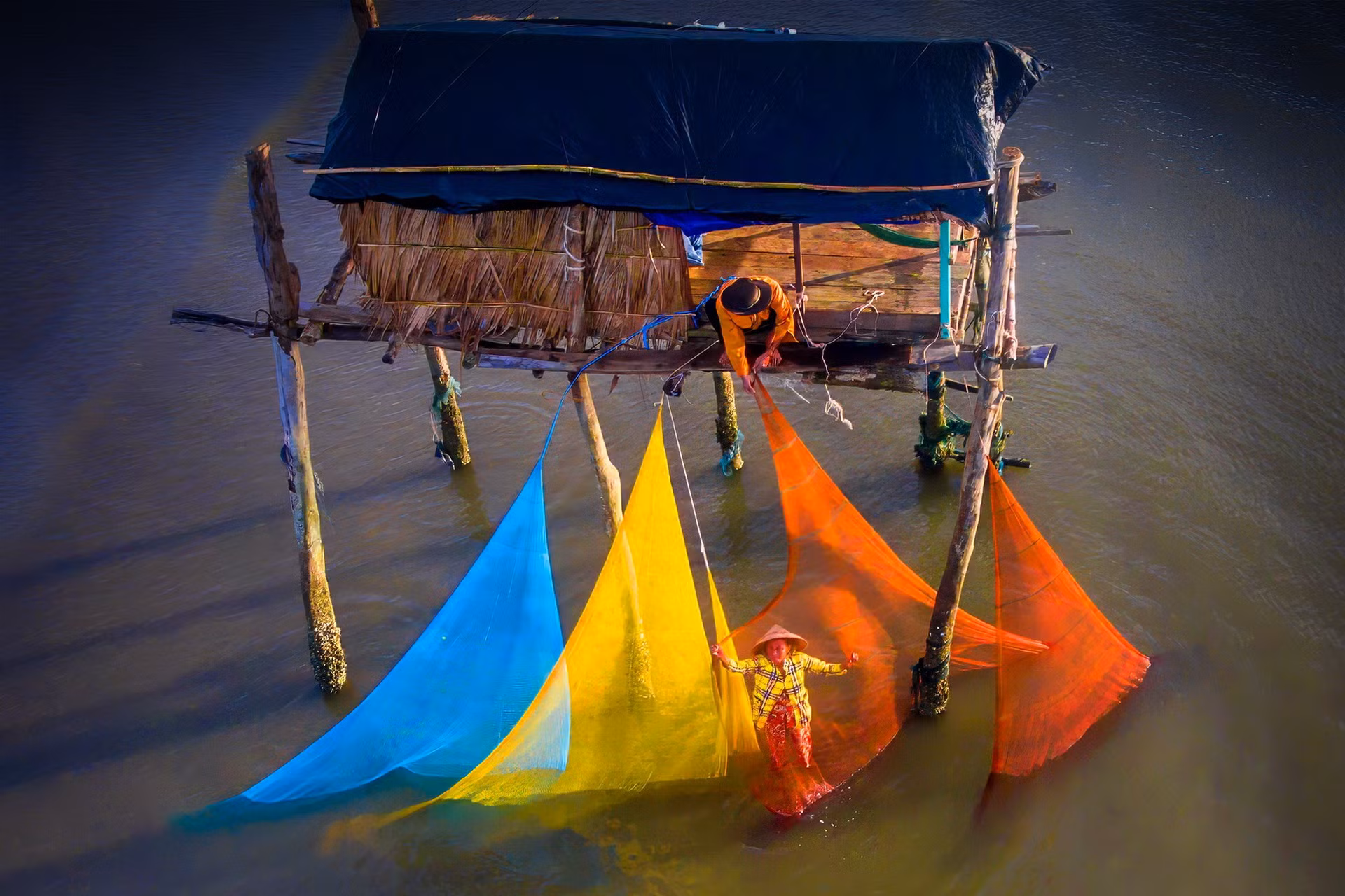 Giá trị từ biển mang lại cuộc sống ấm no cho ngư dân bao đời nay.